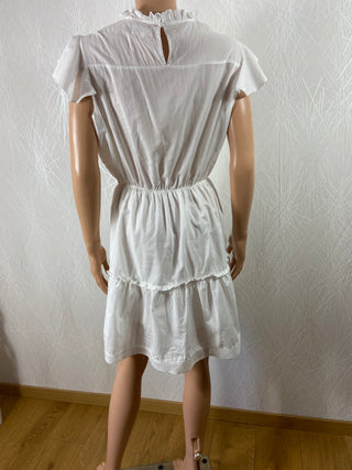 Robe blanche en coton sans manches broderie volants Drôle de Copine