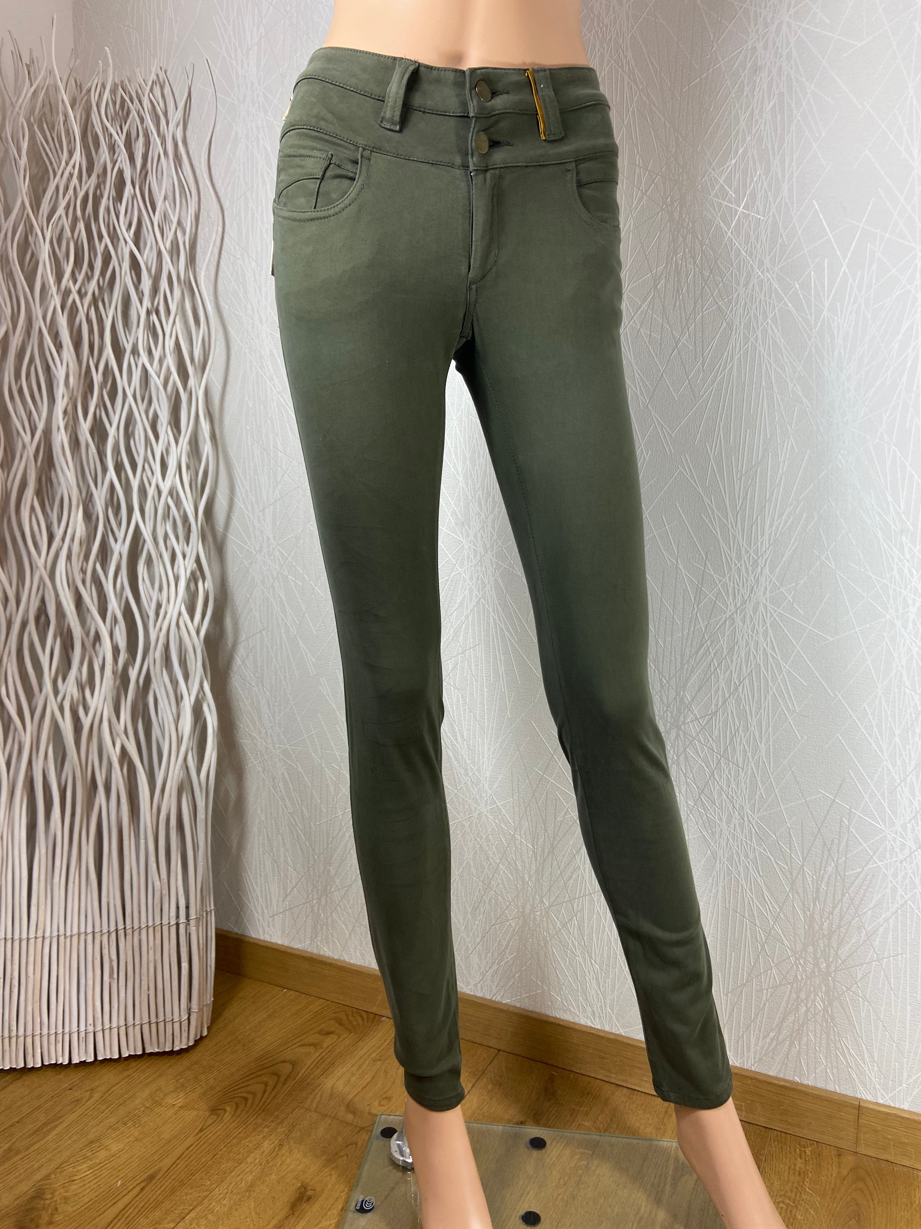 Pantalon vert kaki tissu peau de pêche coupe slim Couturist