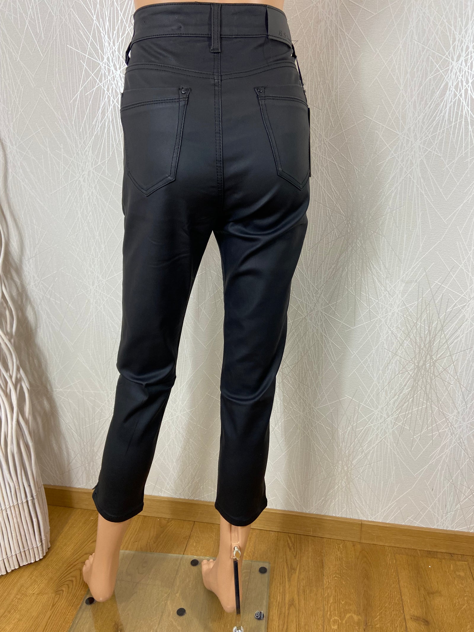 Pantalon noir 7/8 slim effet enduit taille haute B. S.