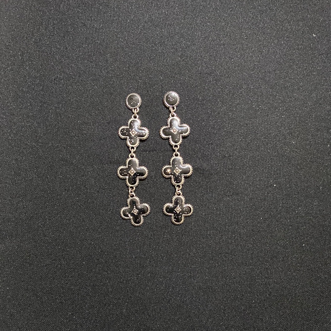 Boucles d’oreilles pendantes croix noires plaquée argent Shabada