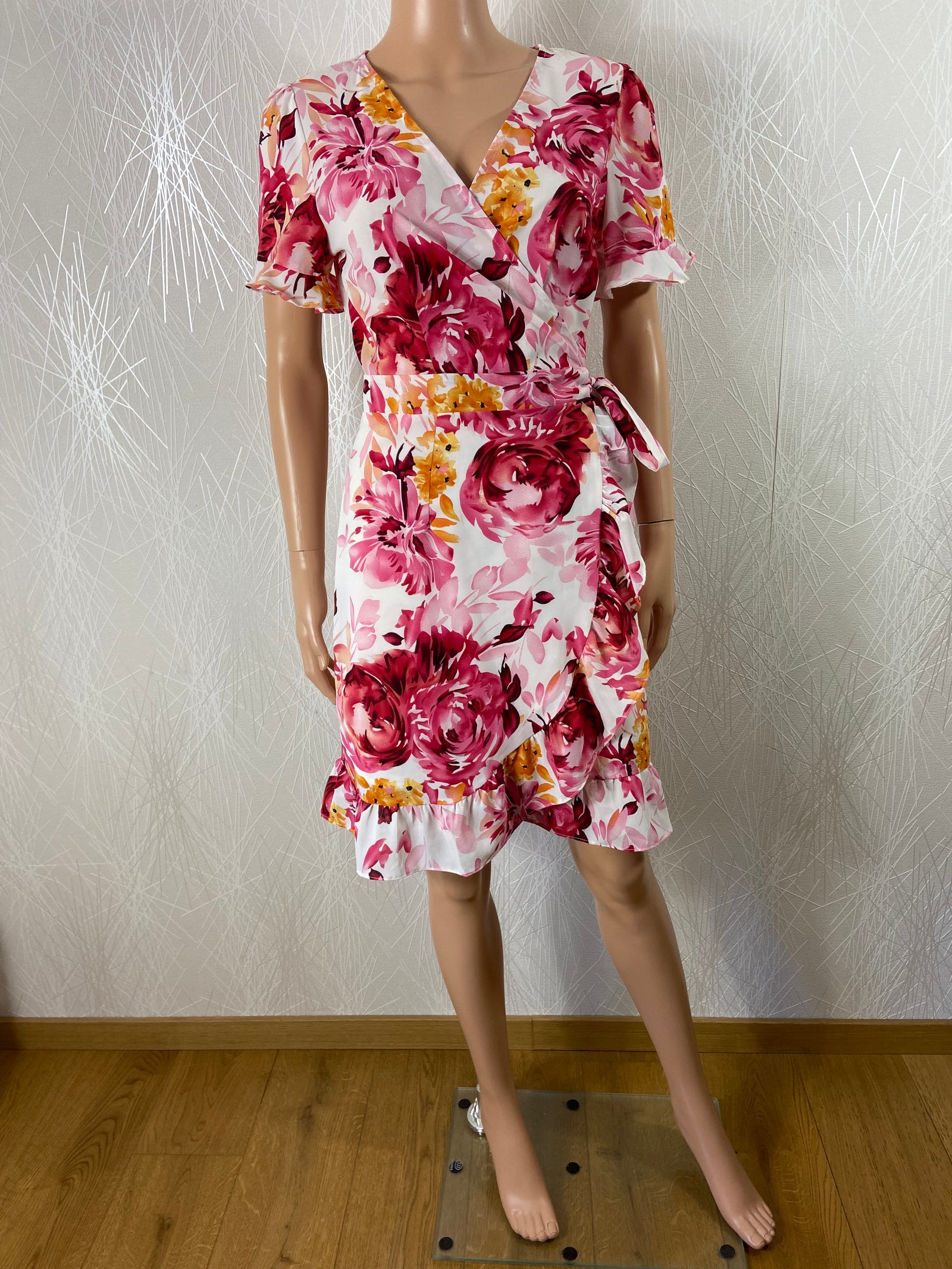 Robe portefeuille fleurs rose volants flot Vintage Dressing