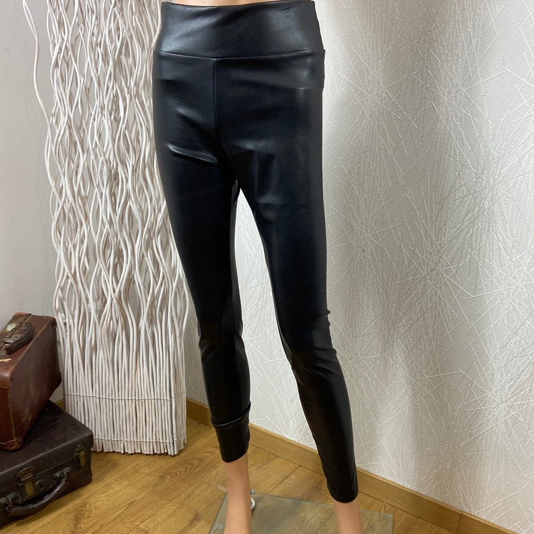 Pantalon cuir synthétique noir taille haute coupe près du corps Muse - Offre-Unique