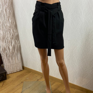 Jupe courte noire taille haute modele Ihudele Ichi