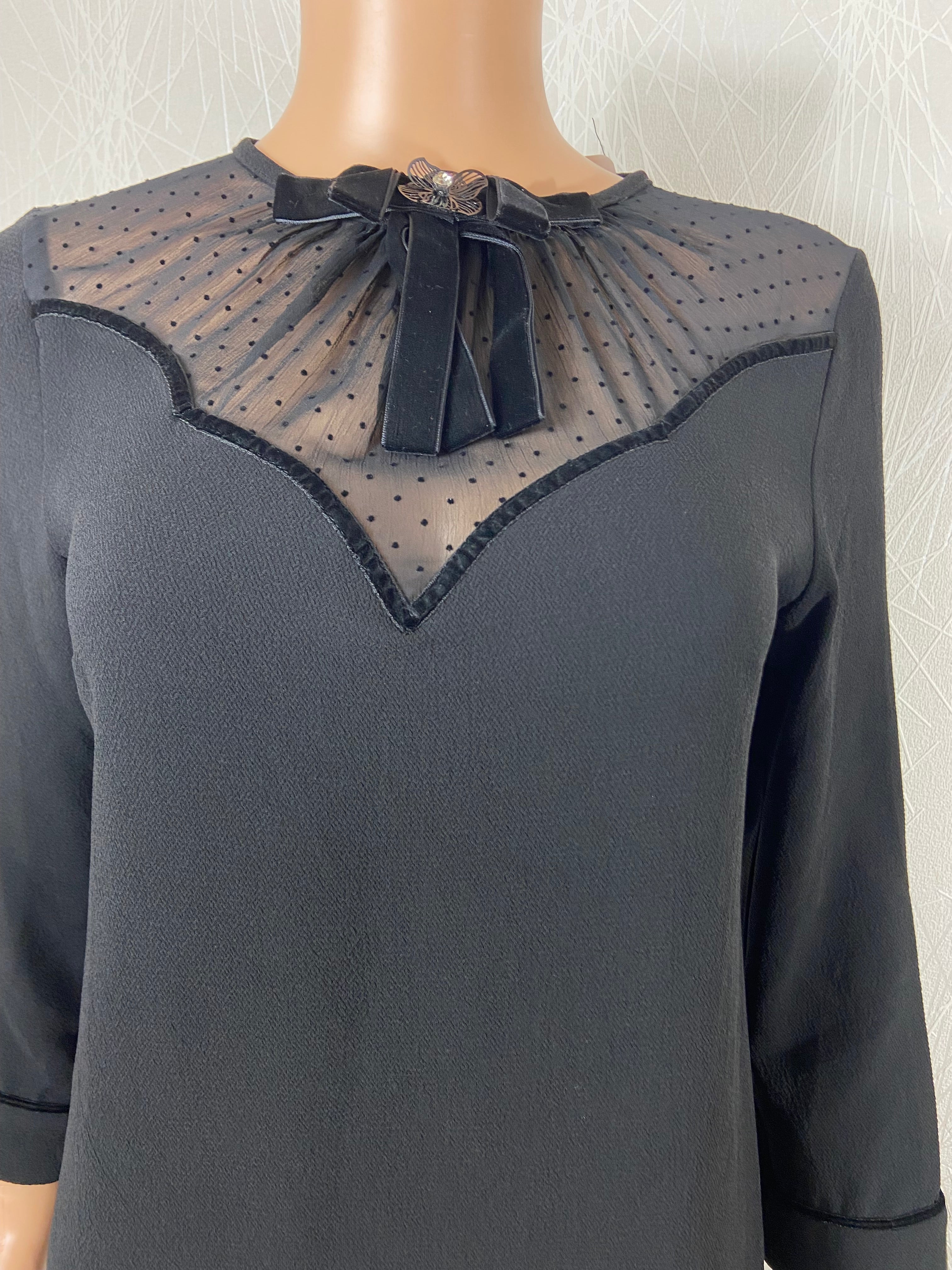 Robe courte noire manches longues décolleté transparent flot modèle Valentina Opullence