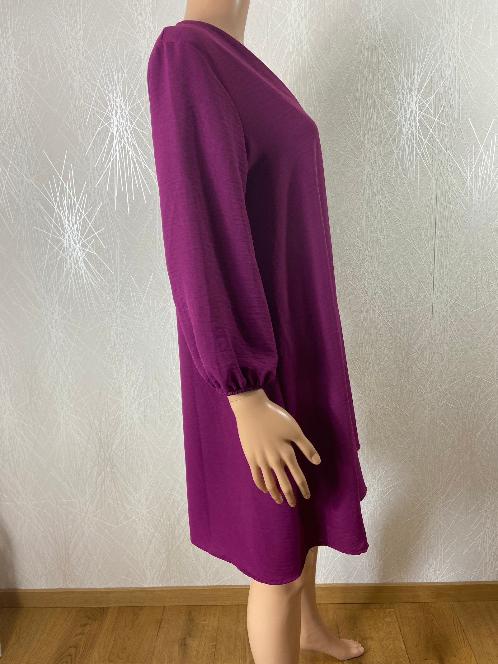 Robe violette manches longues coupe droite