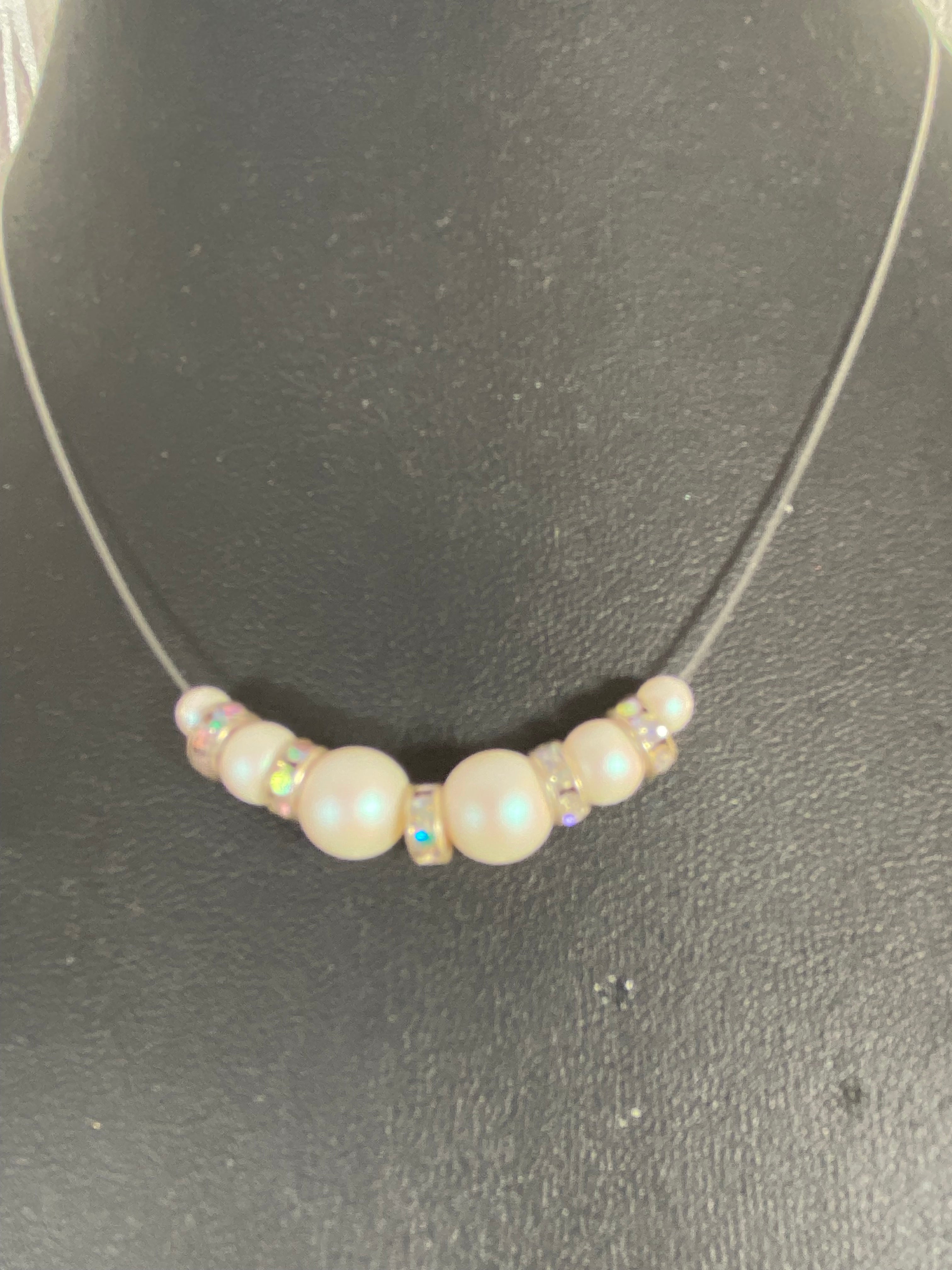 Collier de dos élégant avec perles et strass pour mariage ou cérémonie