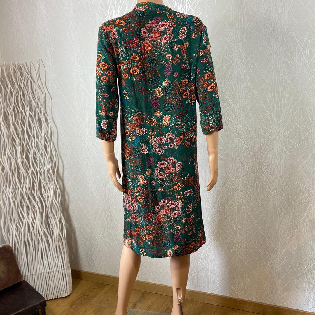 Robe fendue longue verte manches 3/4 motifs fleuris modèle Liliane Les Petites Fleurs - Offre-Unique