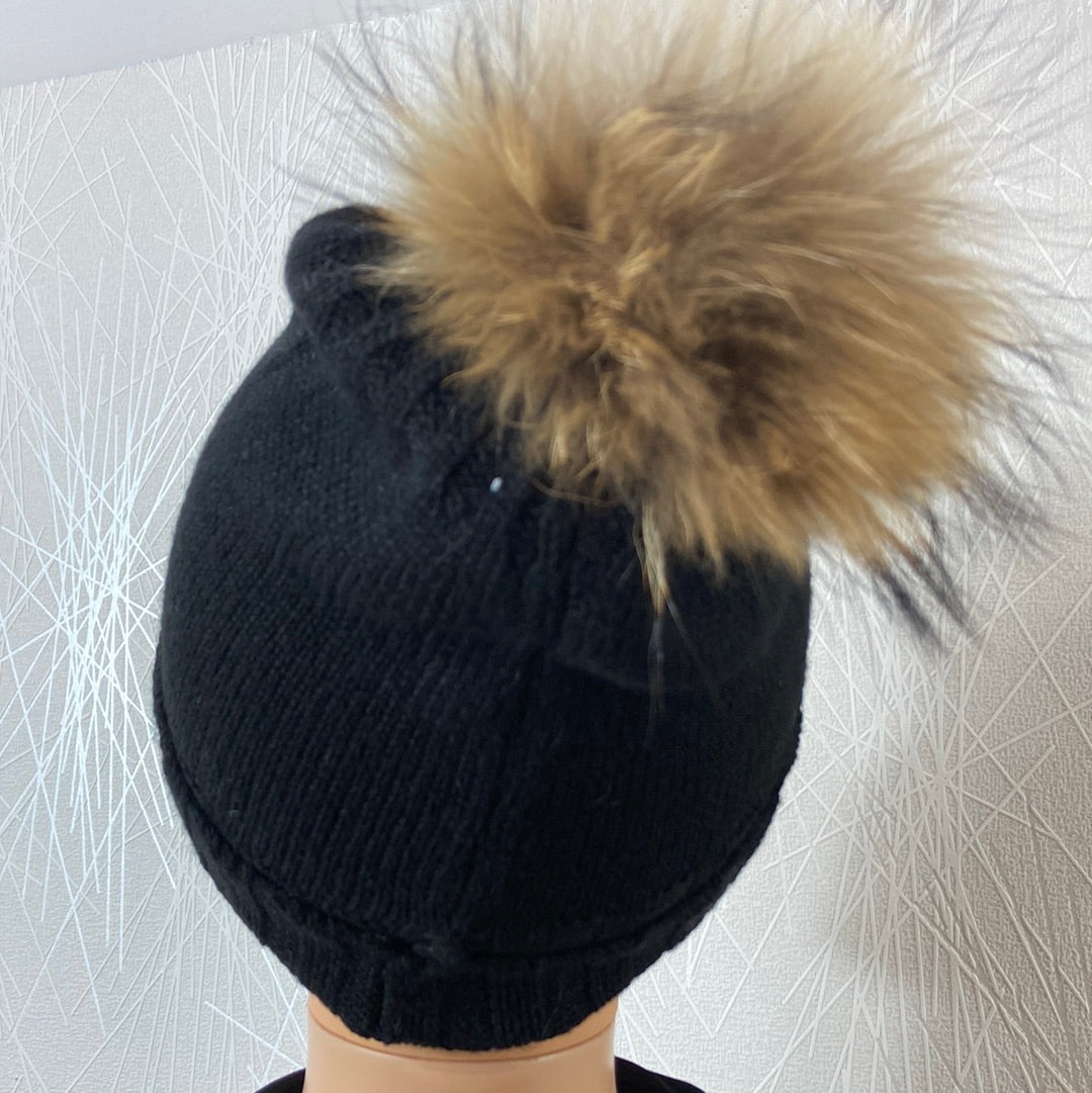 Bonnet chaud avec laine en tricot noir avec perles et pompon fourrure Mar & Co