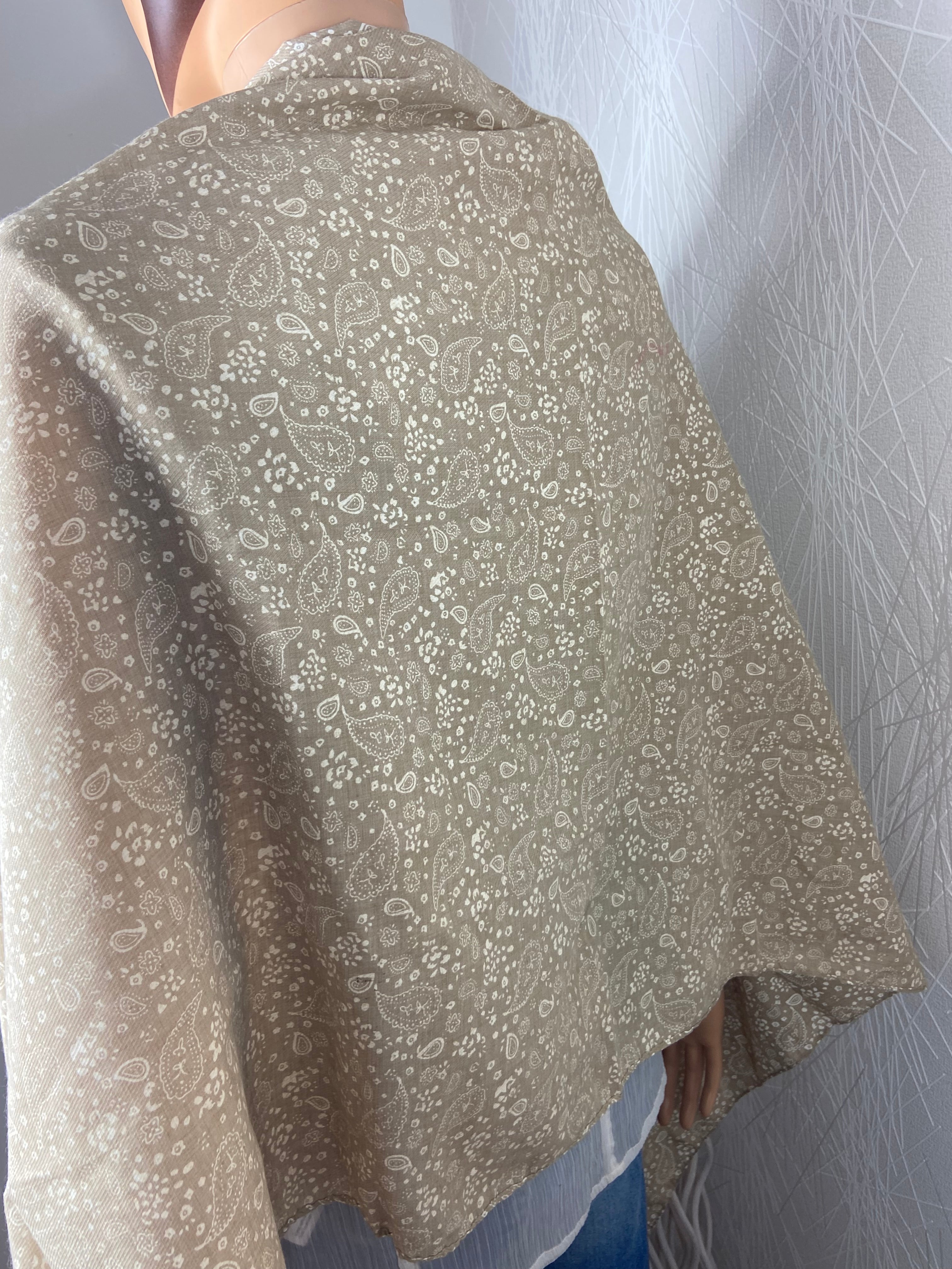 Foulard marron et beige  à motif cachemire VL Collection