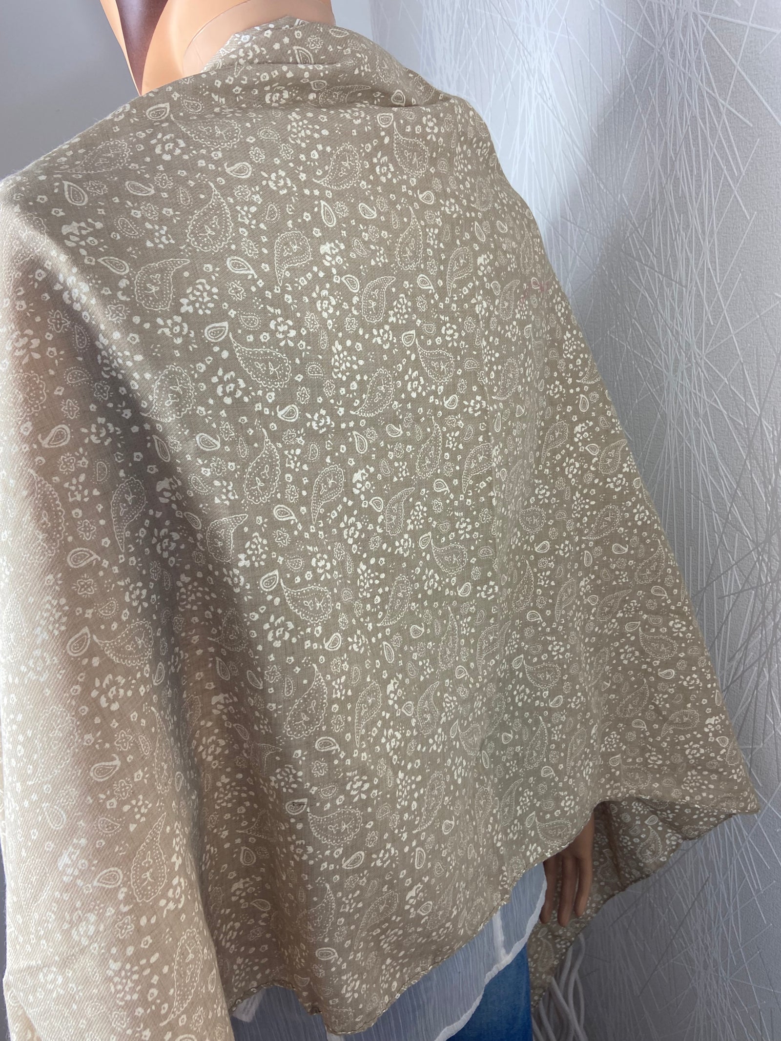Foulard marron et beige  à motif cachemire VL Collection