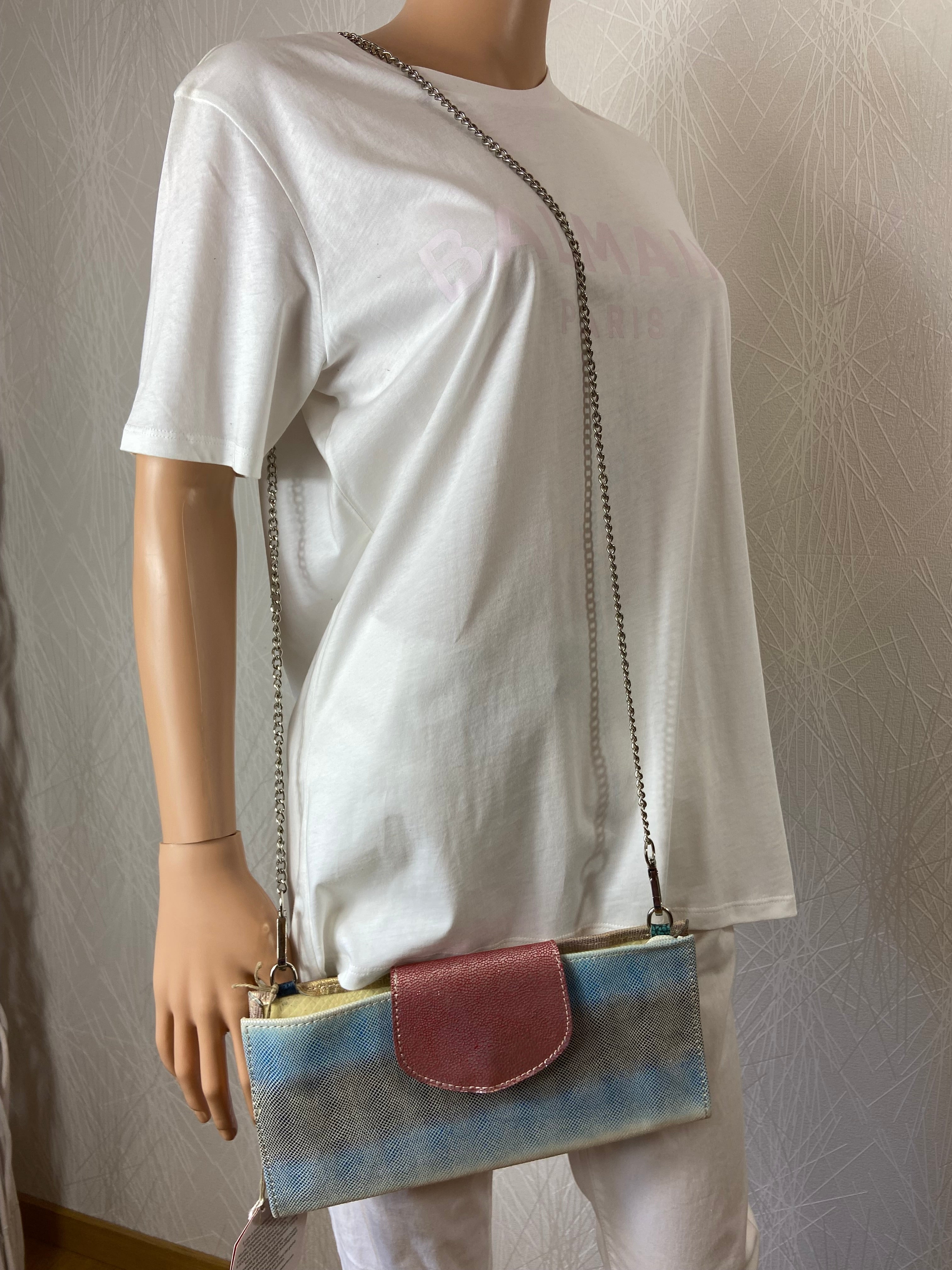 Sac pochette en cuir multicolore à bandouilliere multipoches  Ebarrito