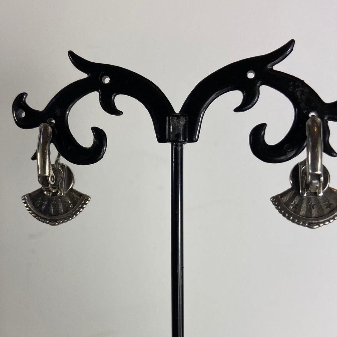 Boucles d’oreilles dormeuses plaqué argent pierre verte Shabada - Offre-Unique