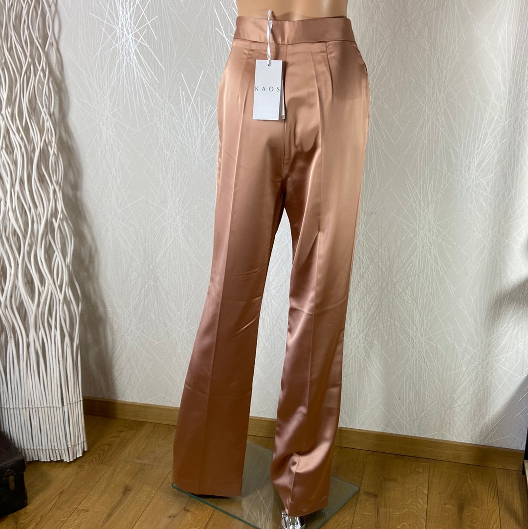 Pantalon femme tissu satin rose saumon taille haute coupe flare Kaos - Offre-Unique