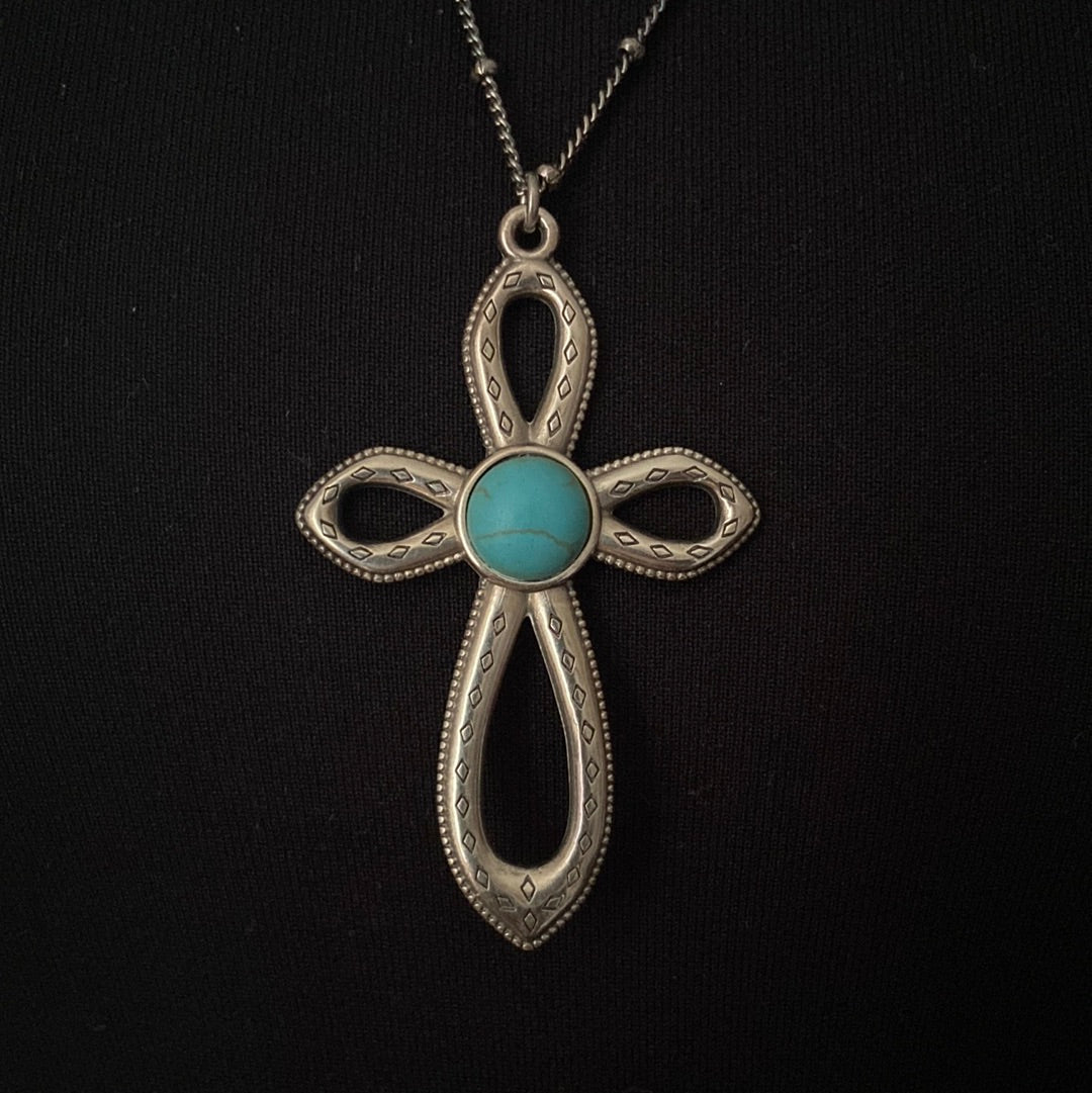 Collier long pendentif croix plaqué argent pierre semi précieuse bleu turquoise Shabada