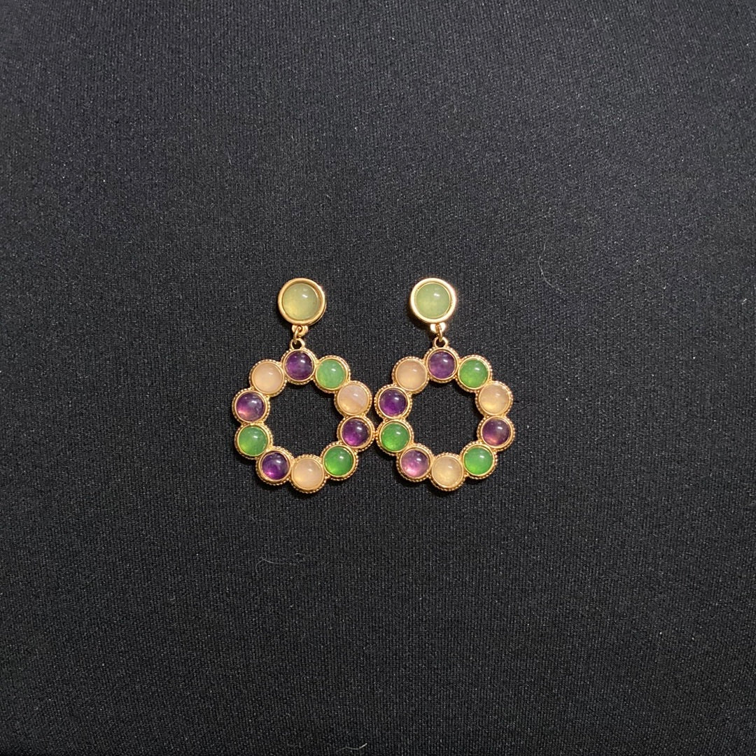 Boucles d’oreilles pendantes plaquées or pierres semi-précieuses multicolores Shabada