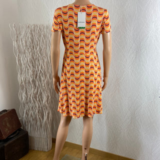 Robe manches courtes orange motif vintage 70's modèle Avi Surkana