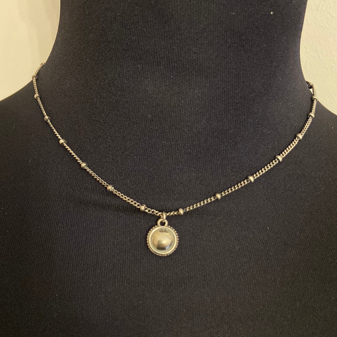 Collier plaqué argent avec pendentif rond Shabada