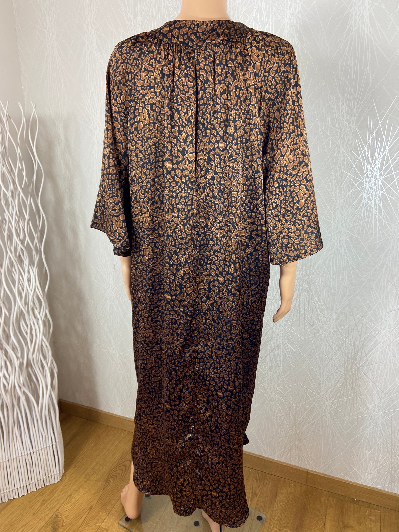 Robe longue légère ample modèle Olga Janis & John