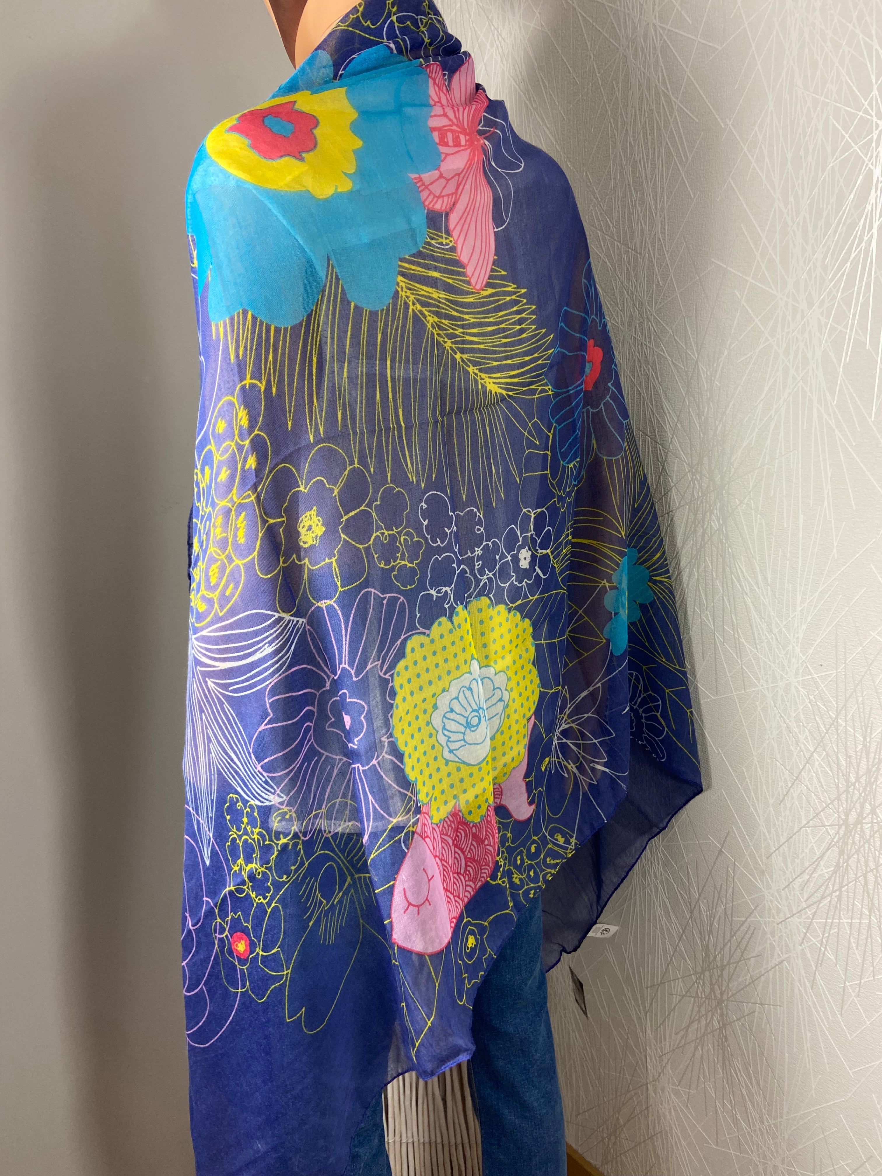 Foulard violet motifs fleuris multicolore Derrière la Porte