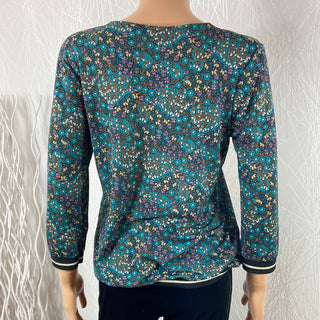 Blouse légère verte motif fleurs col V manches 3/4 Le Singe de Julie