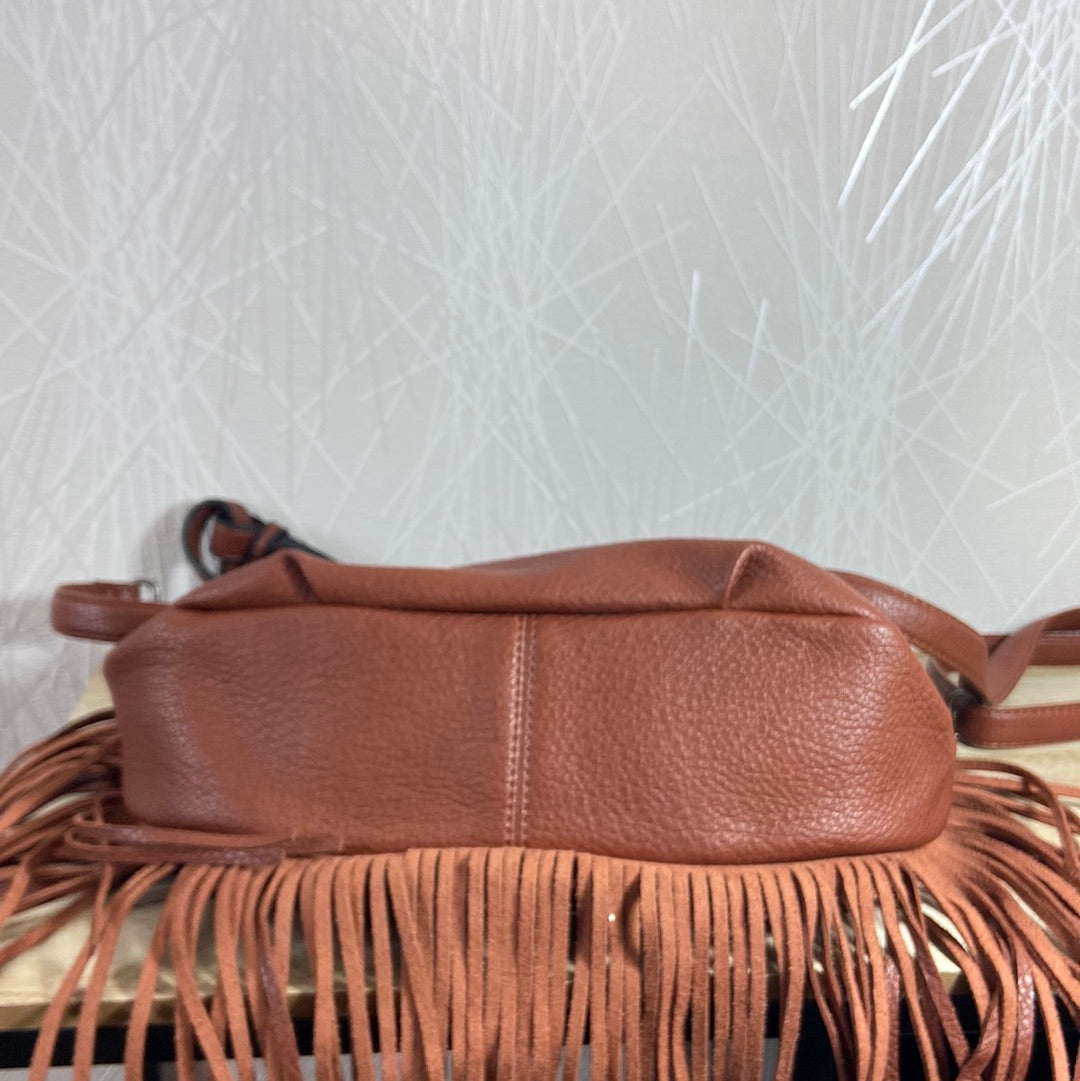 Sac à main marron bandoulière amovible réglable franges cuir synthétique