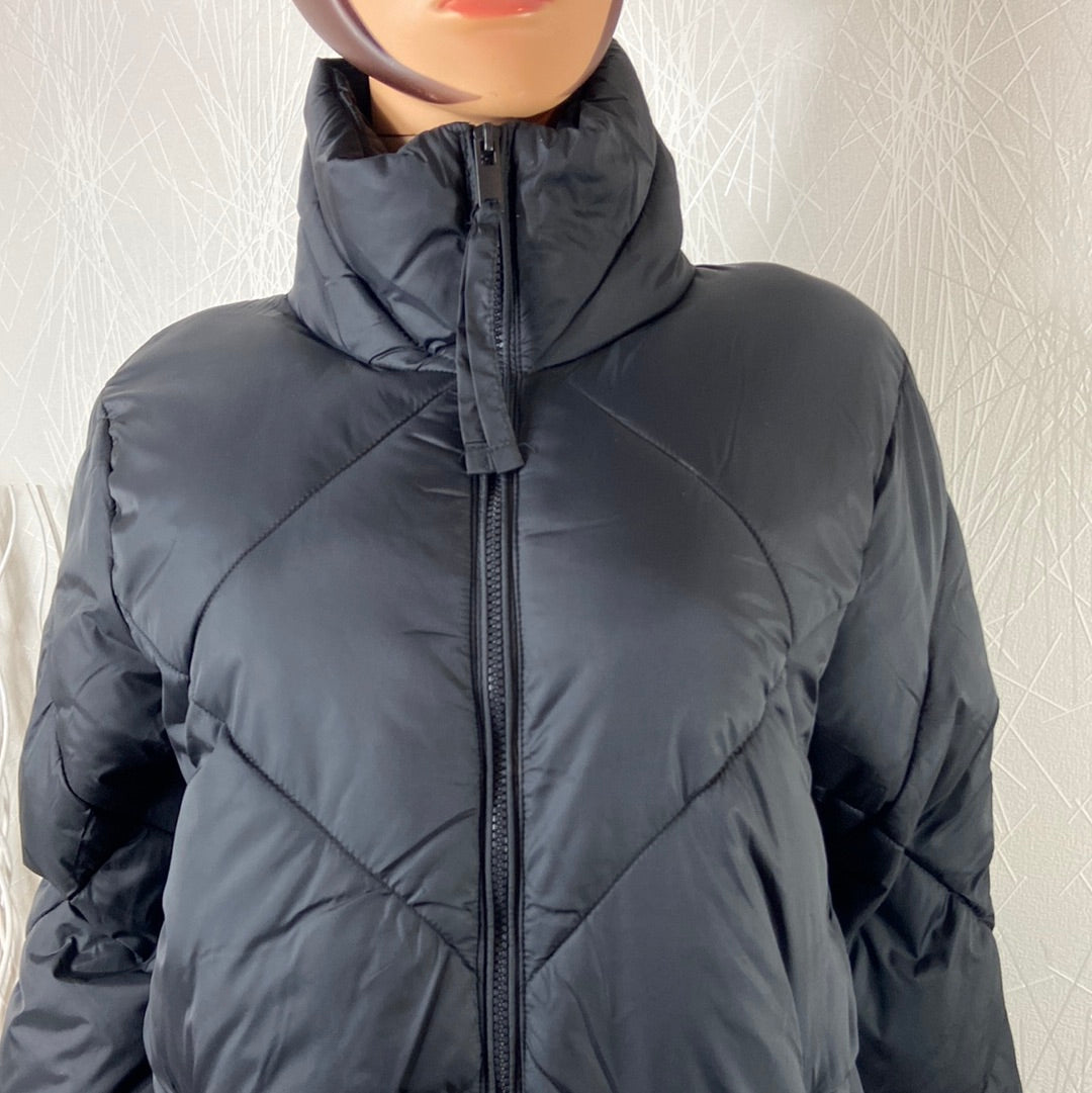 Manteau noir long matelassé doudoune modèle Bybomina Jacket B.Young