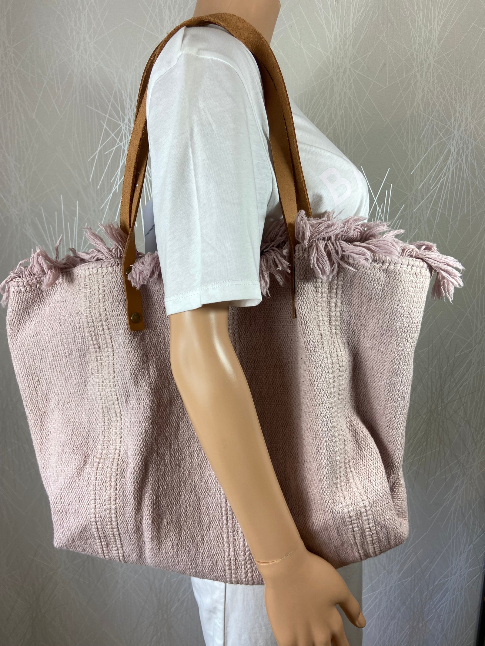 Sac à main avec anses coton rose pâle avec franges motif tête de tigre  Folle