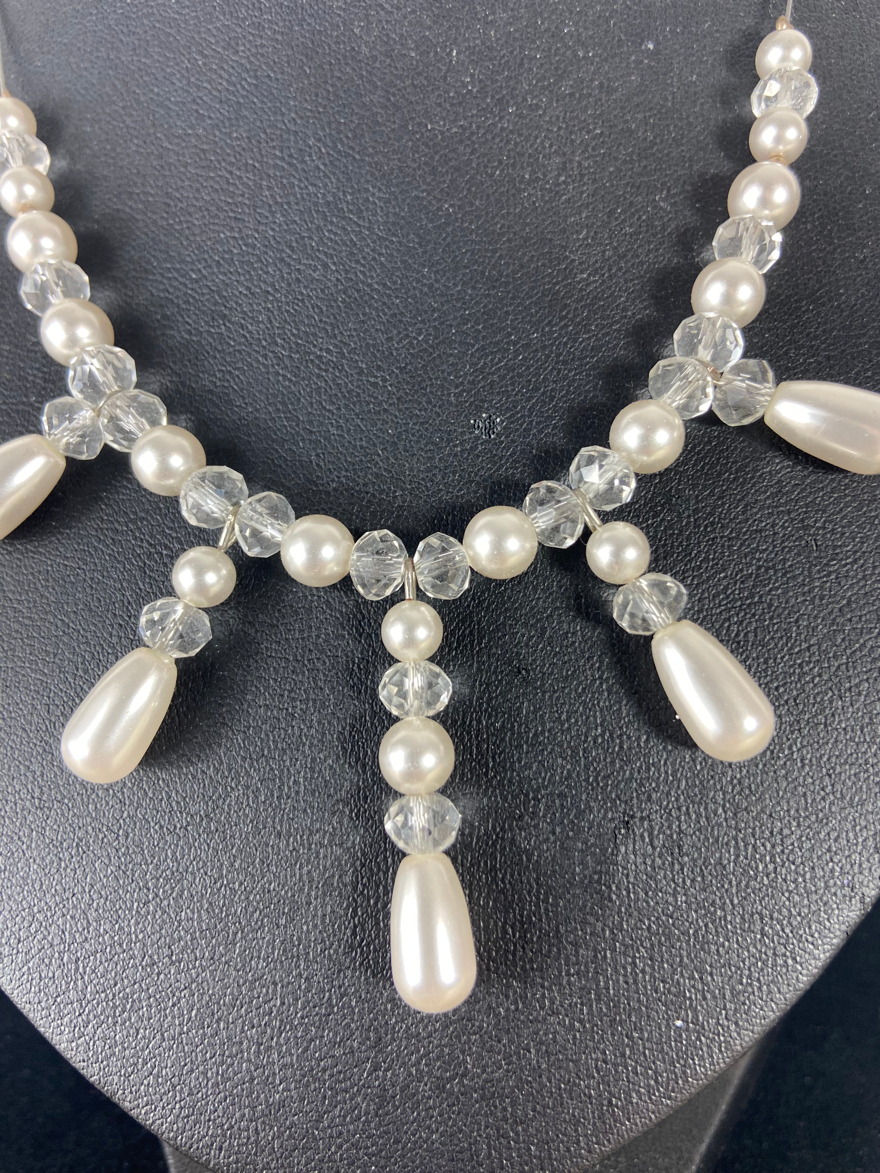 Grand collier de perles réglable pour mariage ou cérémonie Couleurs de Coeur.