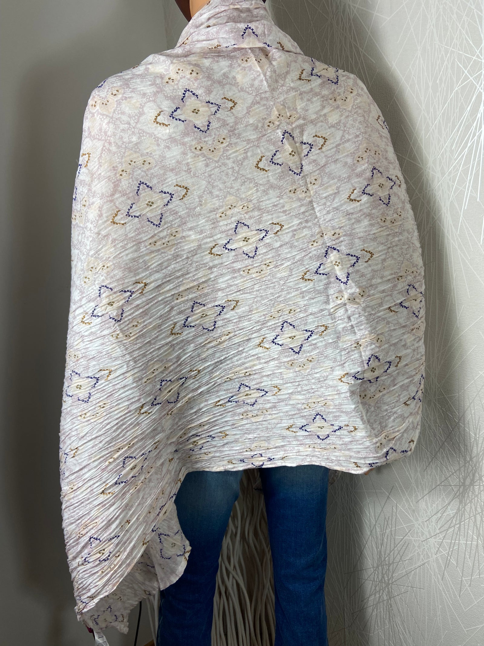 Foulard en coton tons rose et beige La Fiancée du Mékong