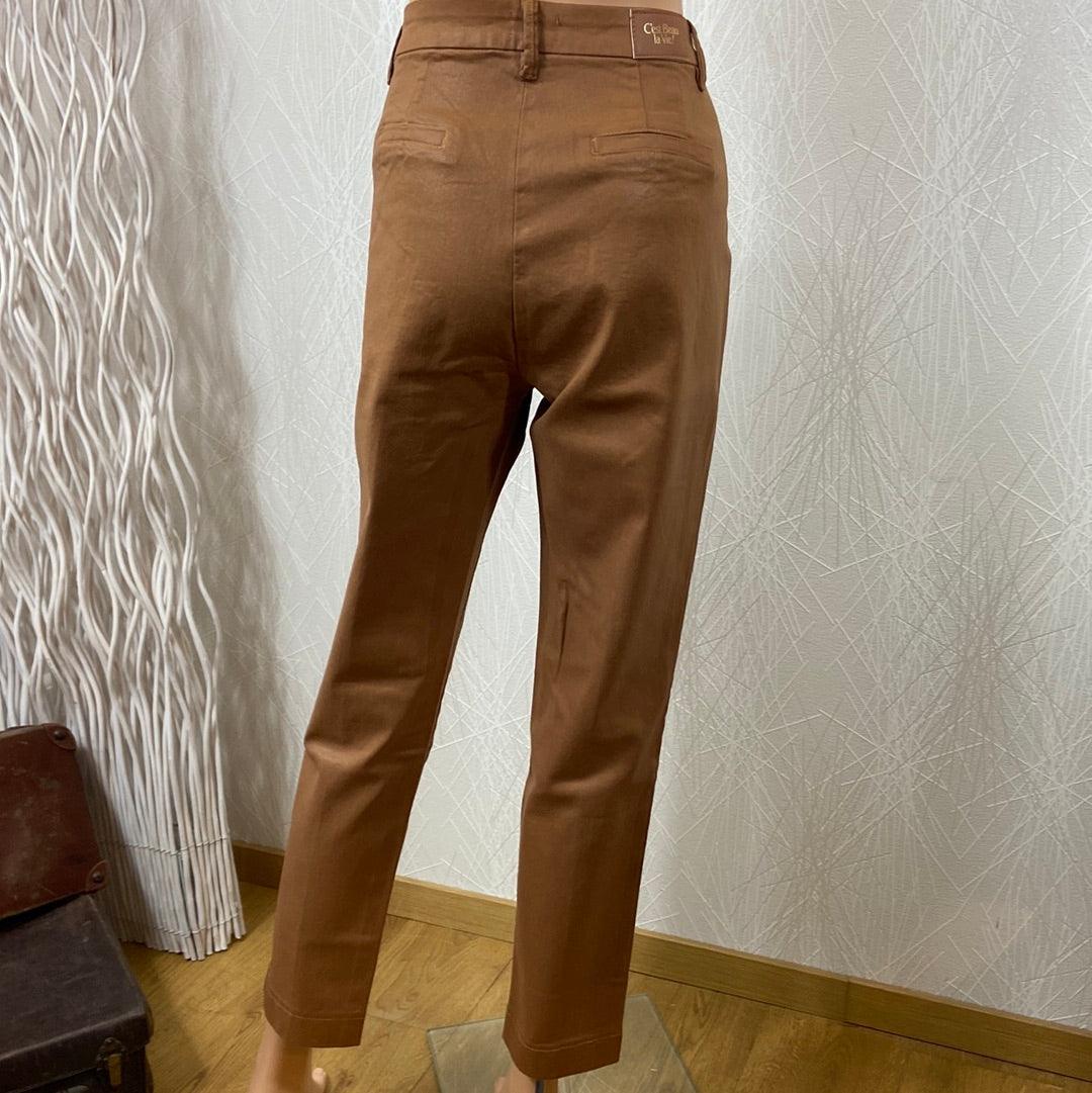 Pantalon coton enduit brun caramel taille haute coupe droite C’est Beau la Vie - Offre-Unique