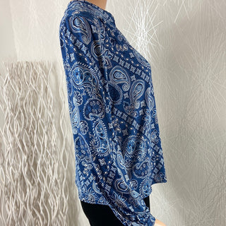 Blouse fluide col V motifs cachemire bleu Le Singe de Julie