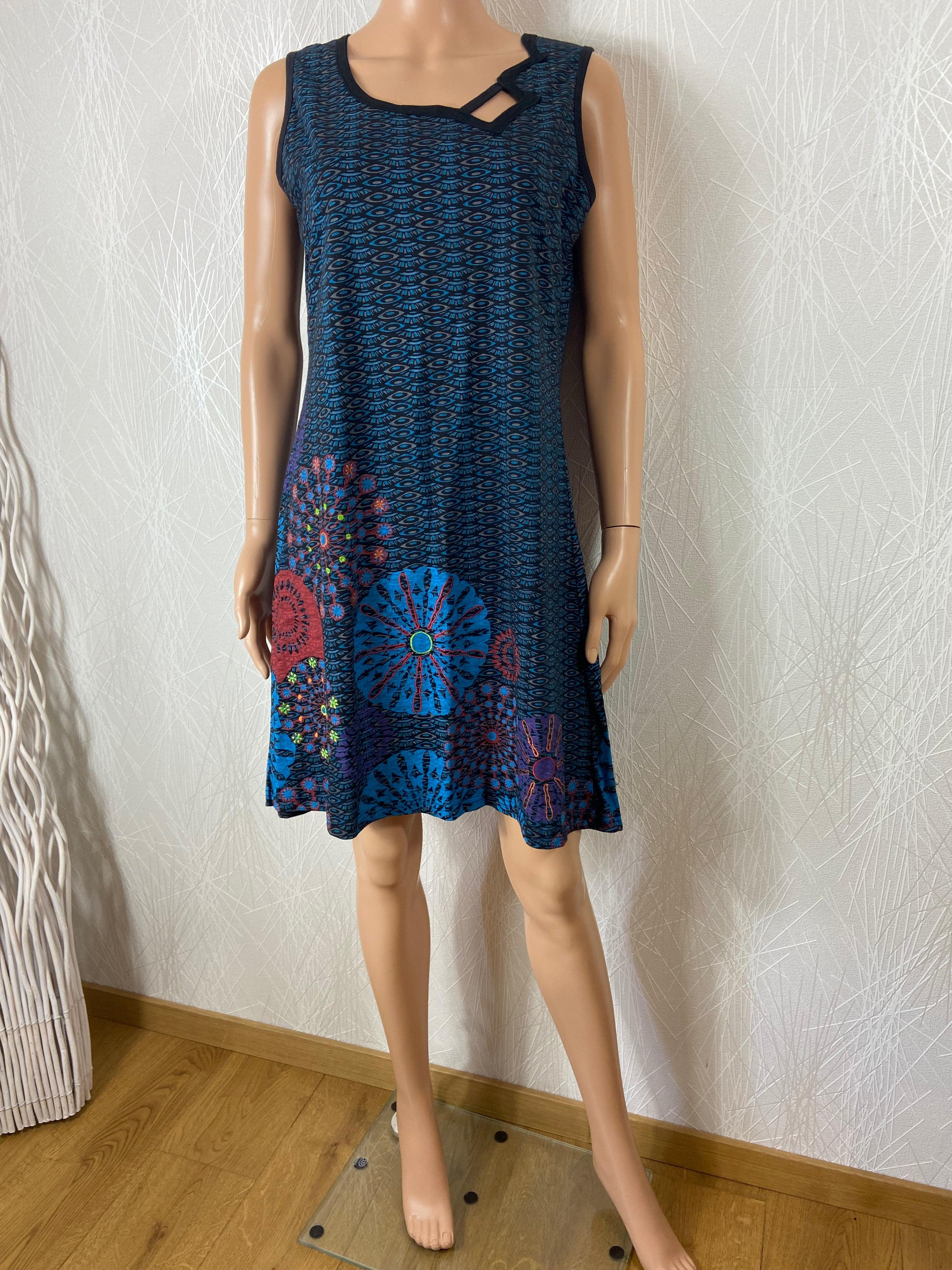 Robe en coton sans manches motifs broderie multicolore Namaste - Offre-Unique