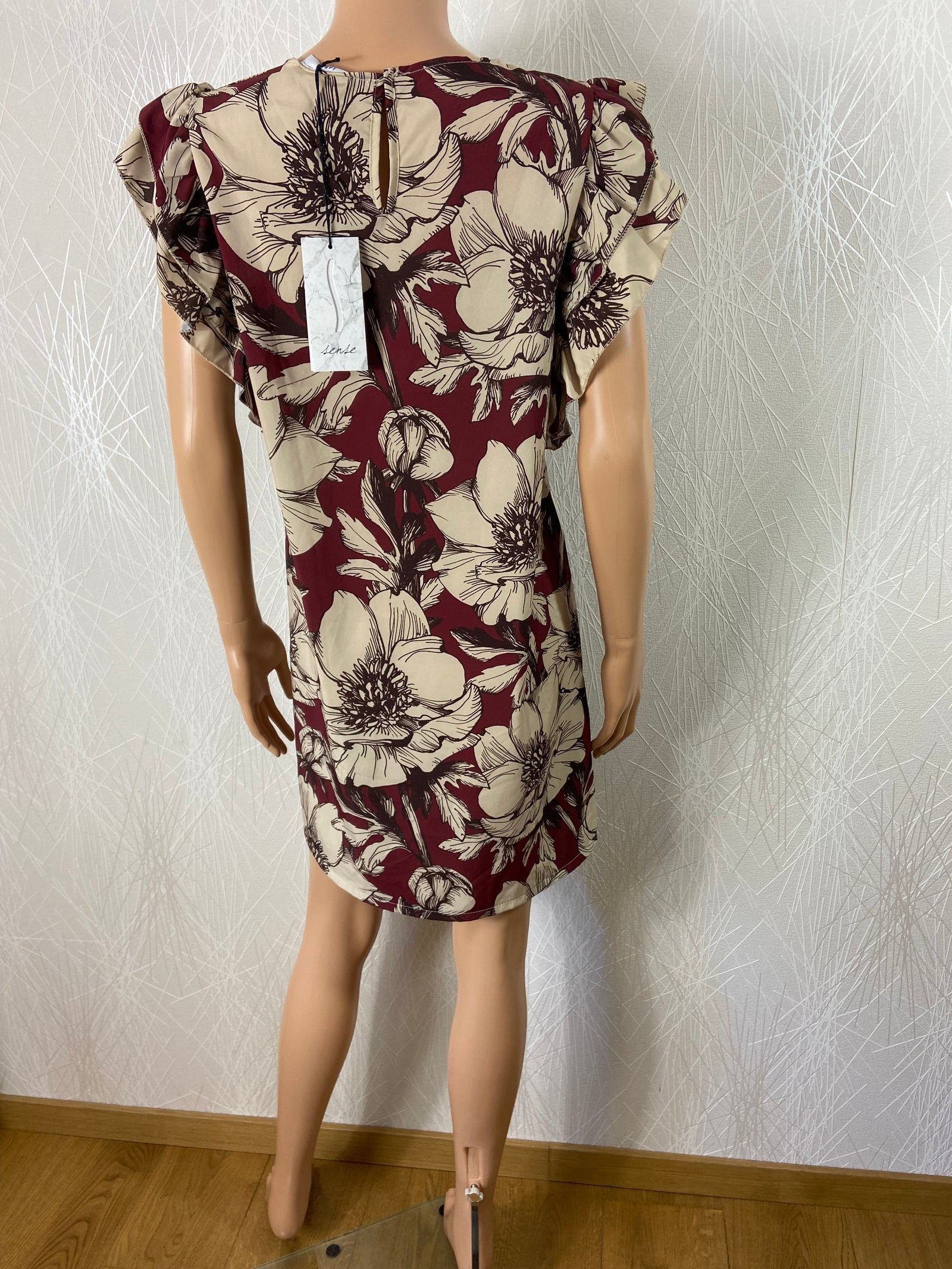 Robe bordeaux à motif fleurs manches courtes volants Sense