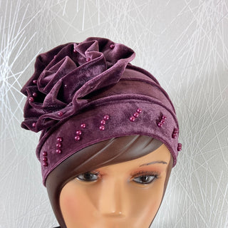 Bonnet tissu violet perlet et fleur