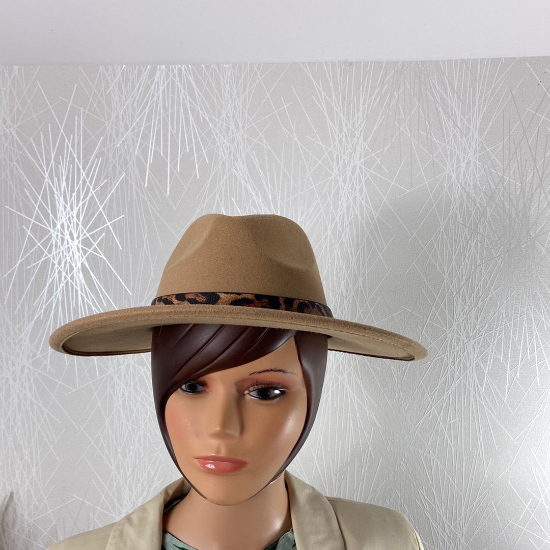 Chapeau beige camel