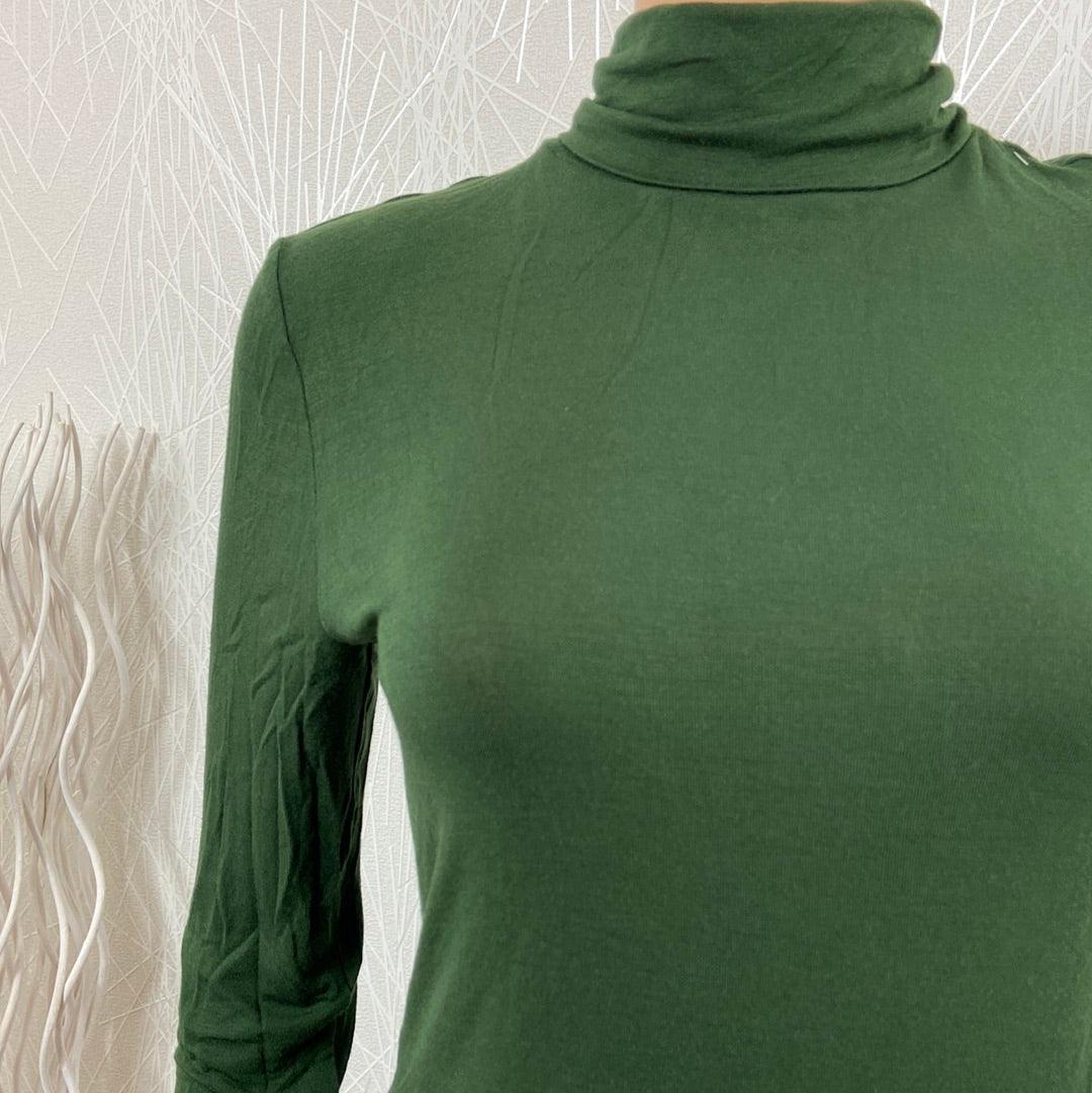 T-shirt vert col roulé moulant modèle Ihphiluca Ichi - Offre-Unique