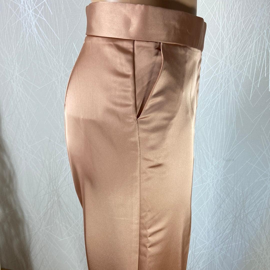 Pantalon femme tissu satin rose saumon taille haute coupe flare Kaos - Offre-Unique