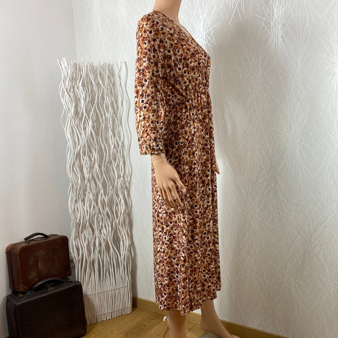 Robe midi beige à motifs marron manches 3/4 cache coeur Le Singe de Julie