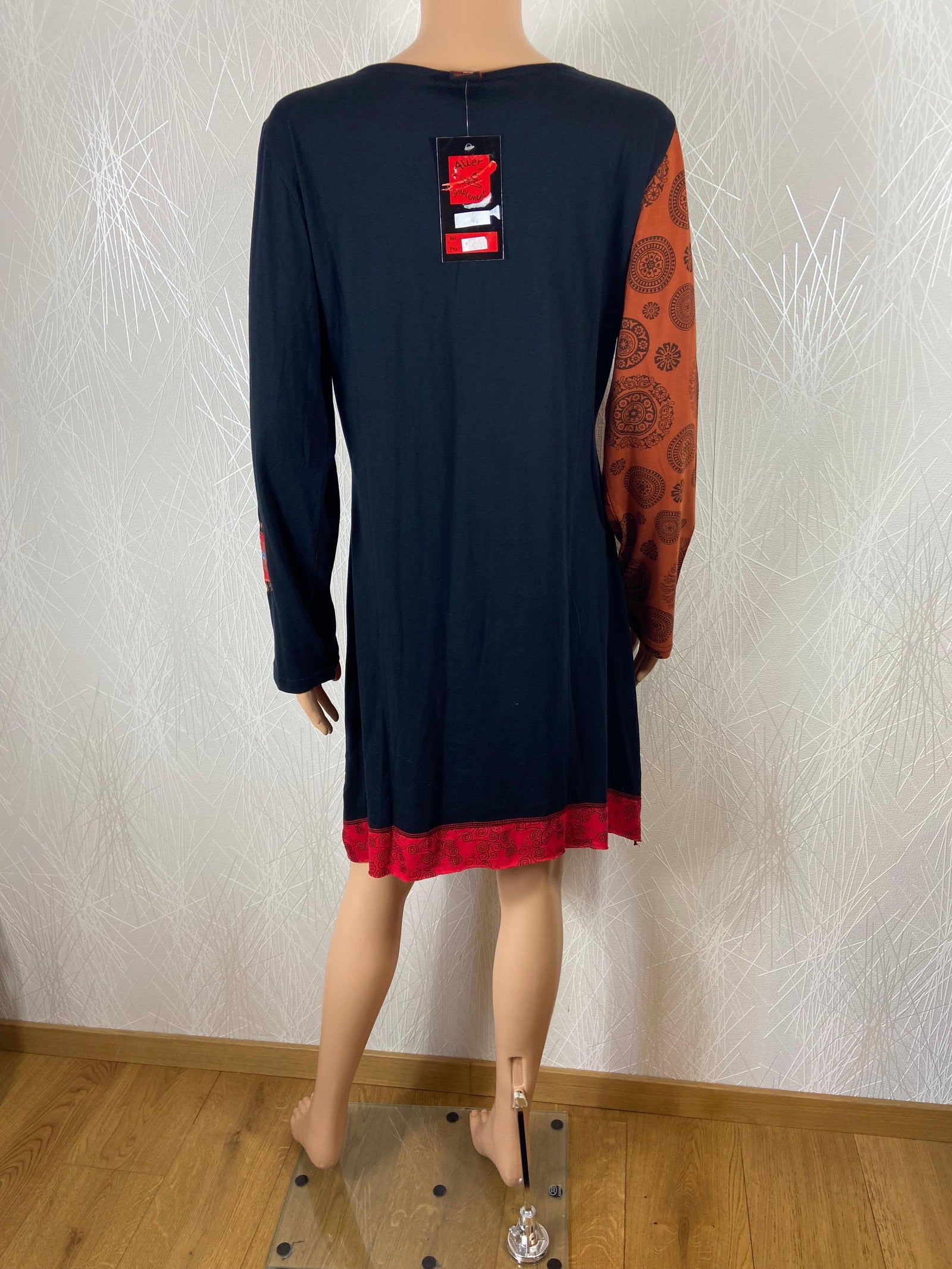 Robe à manches longues en coton noir et motifs multicolores Aller Simplement - Offre-Unique