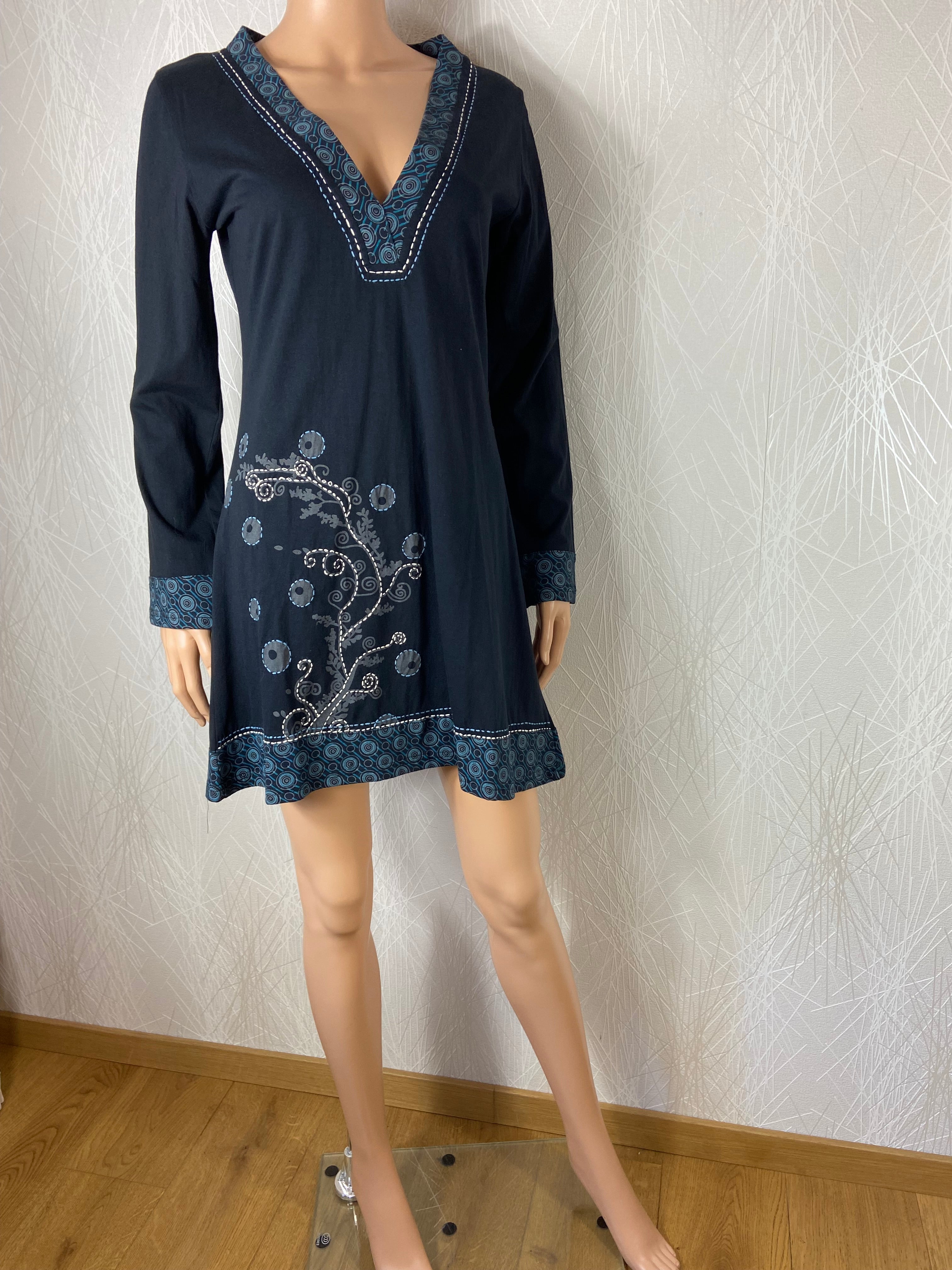 Robe en coton noir manches longues motifs col V Aller Simplement