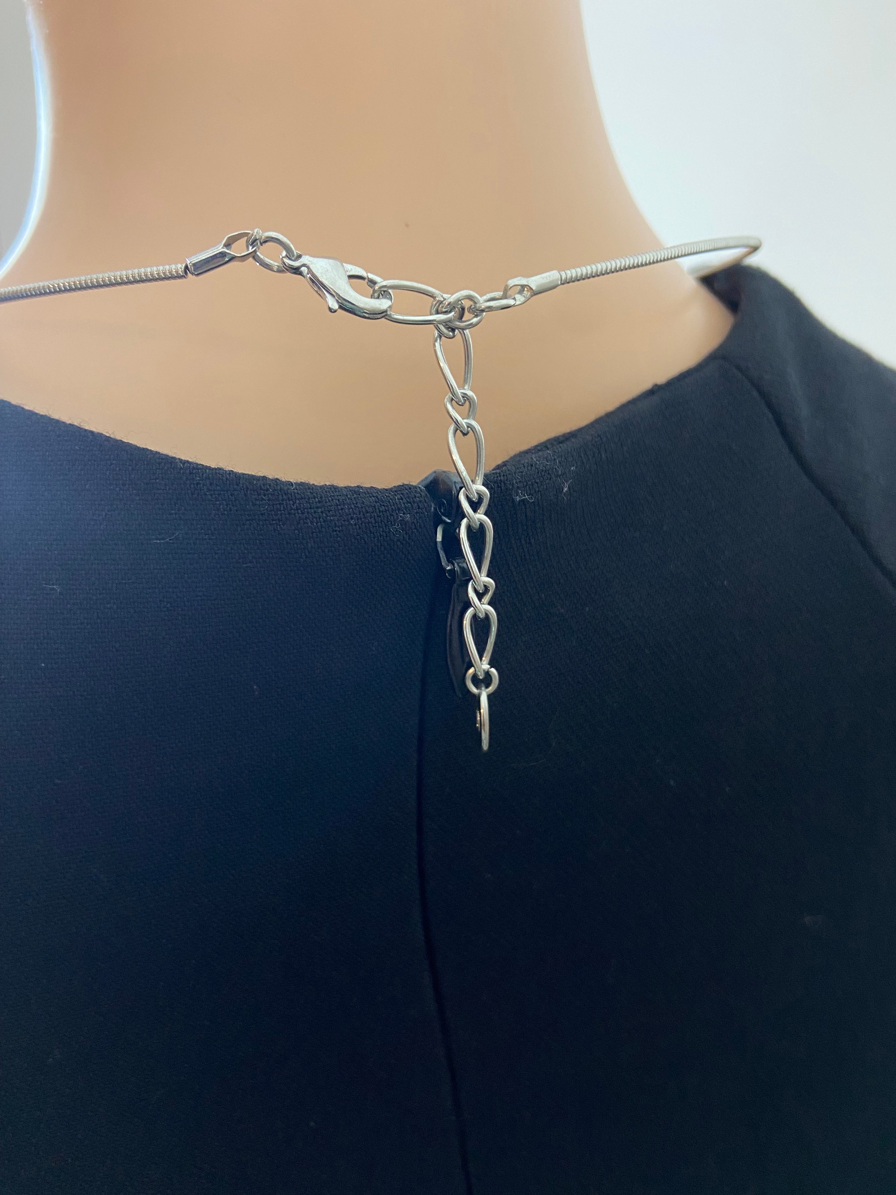 Collier cable ajustable semi rigide argent avec perle et strass étoile