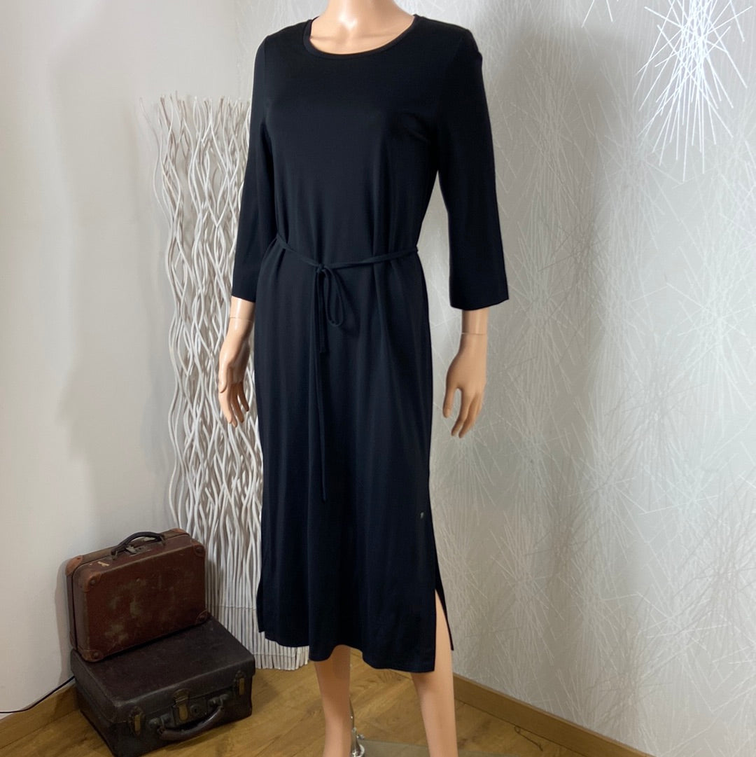 Robe midi noire tissu jersey manches 3 4 coupe droite Surkana