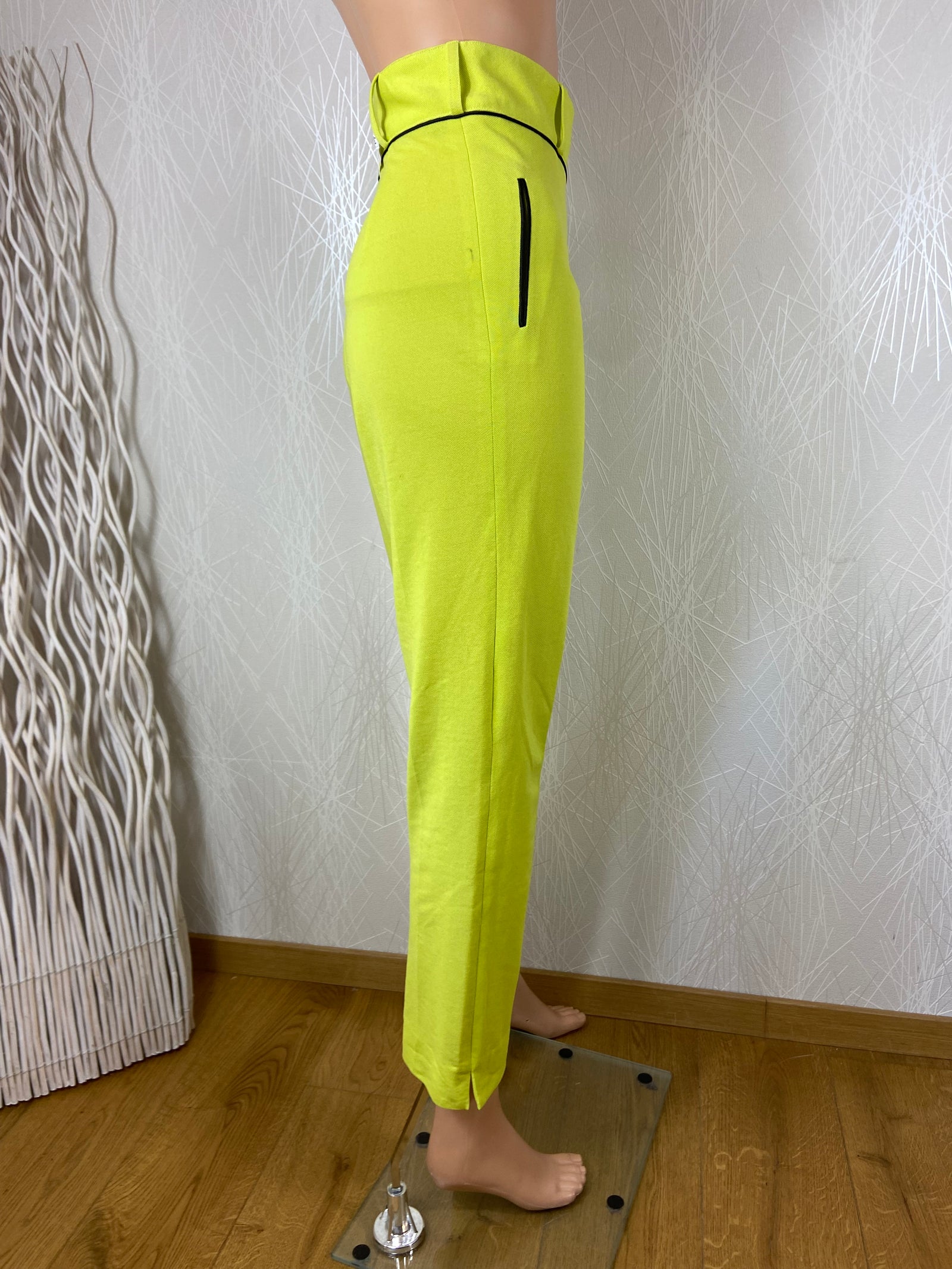 Pantalon vert anis léger de créateur Tabala Paris