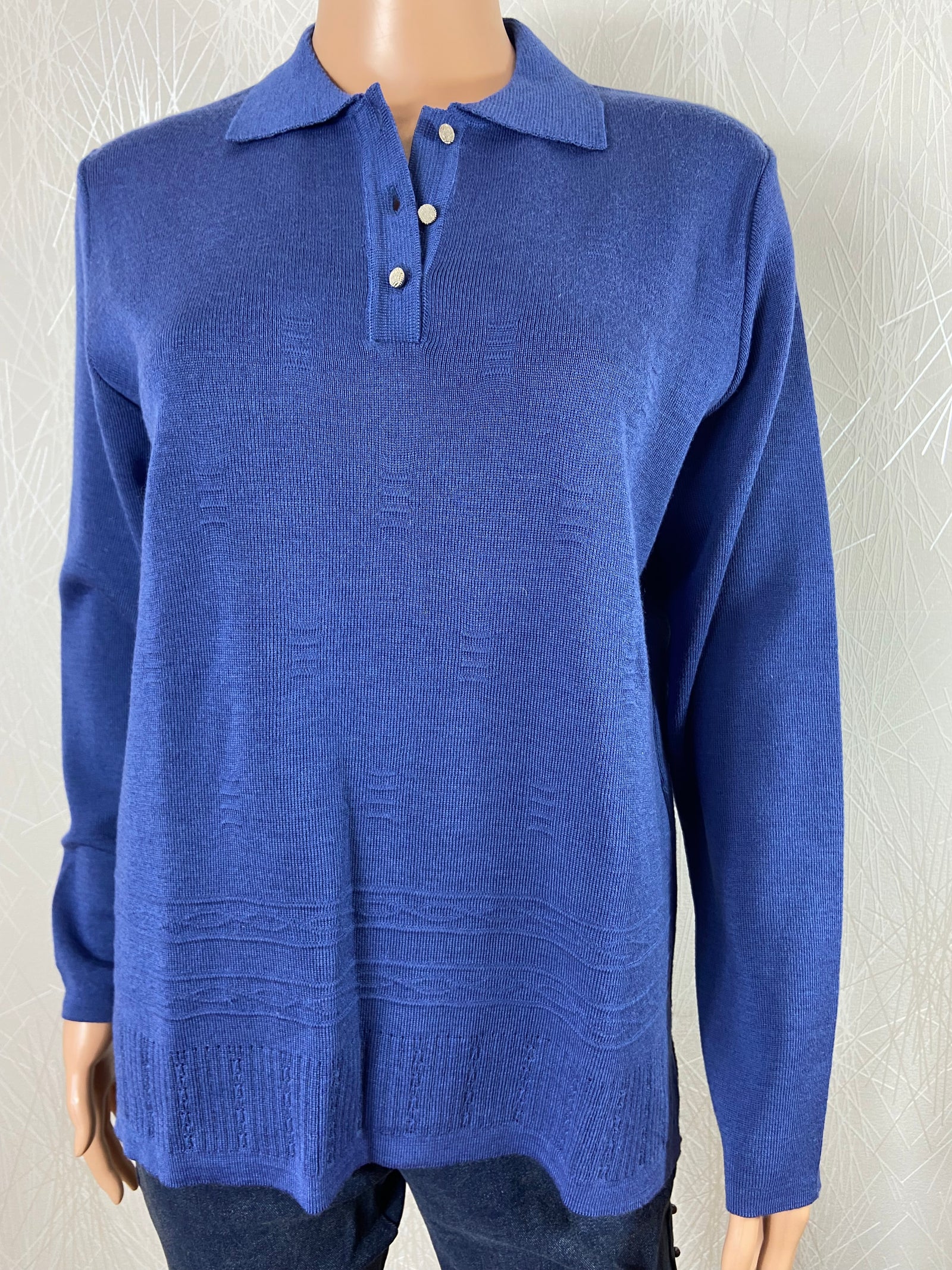 Pull bleu laine tissu fin col chemise coupe droite Iodena