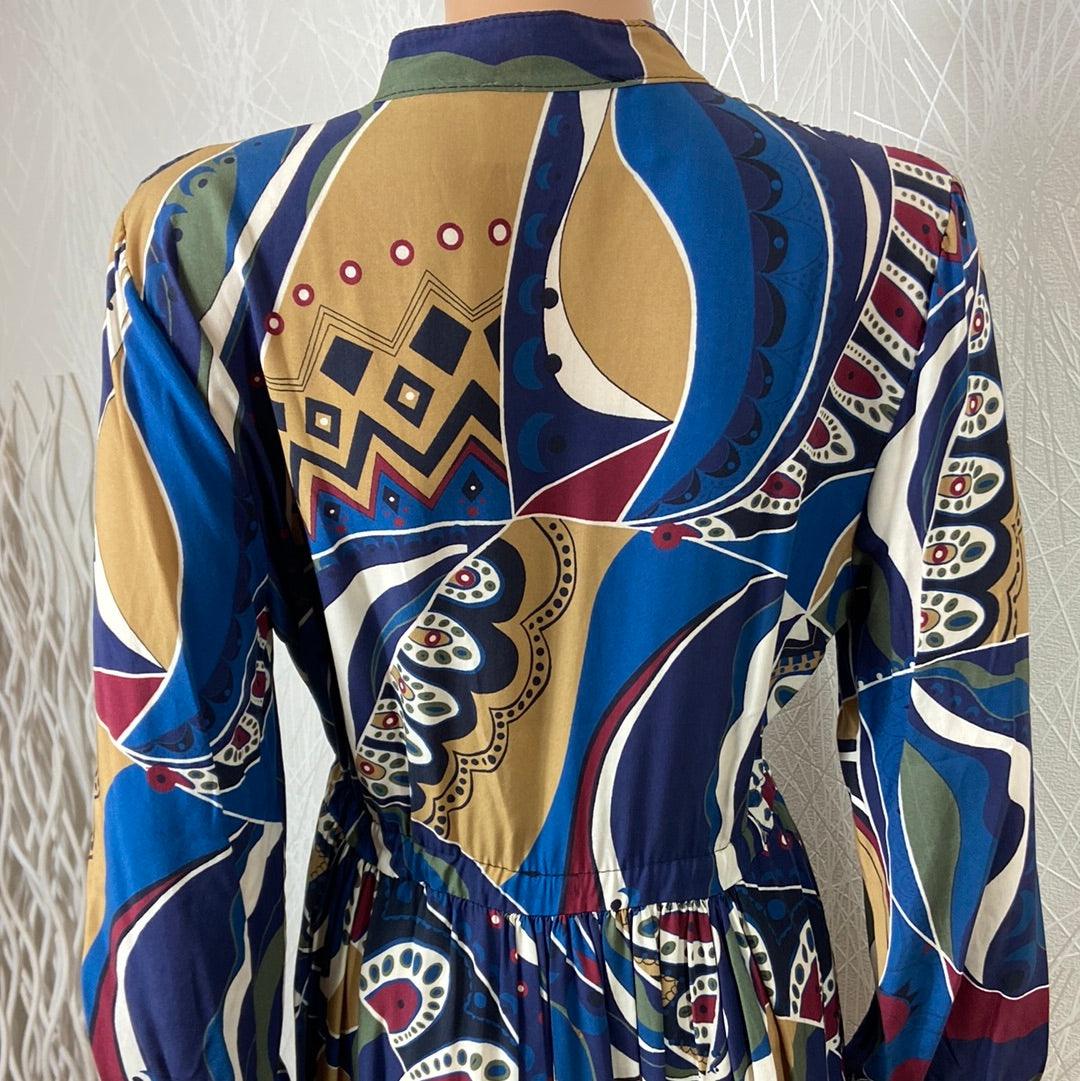 Robe courte cintrée bleu multicolore manches longues Studio Birkin - Offre-Unique