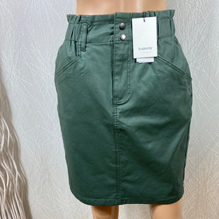 Jupe courte verte Taille haute élastique Bykiko skirt B.Young