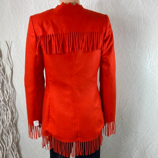 Veste longue en soie et coton orange à frange par le créateur Tabala Paris