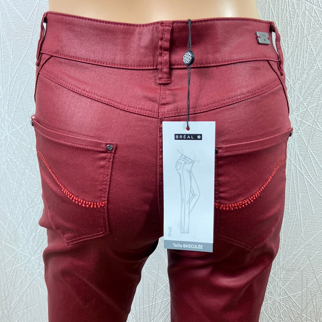 Pantalon enduit stretch rouge bordeaux taille basculée haute Bréal