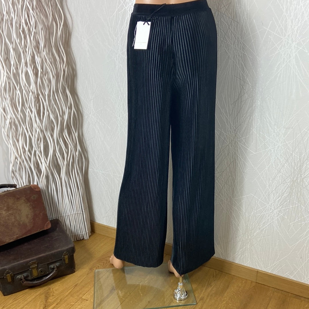 Pantalon noir taille haute élastique velours lisse plissé La Petite Étoile