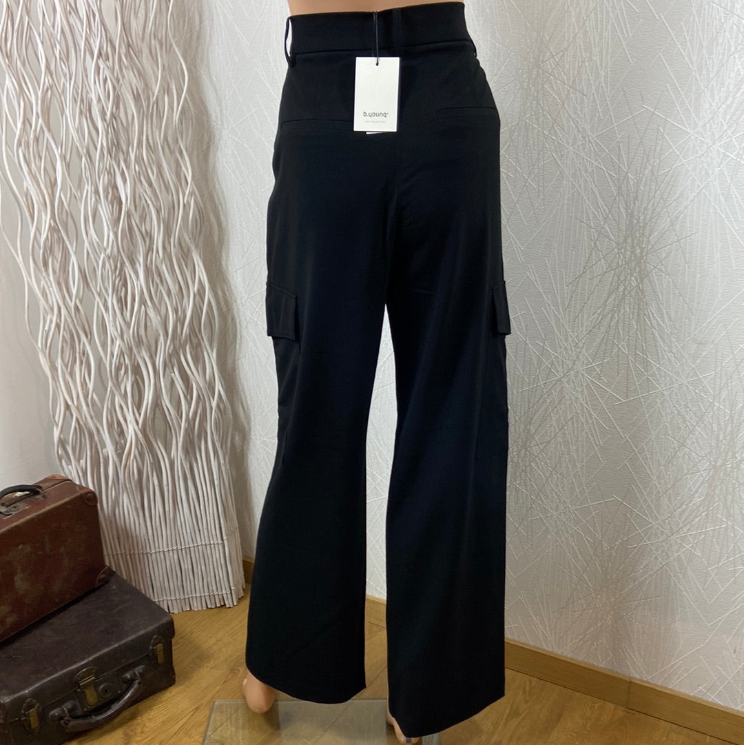 Pantalon noir taille haute coupe ample Bydanta Cargo Pants 4 B.Young